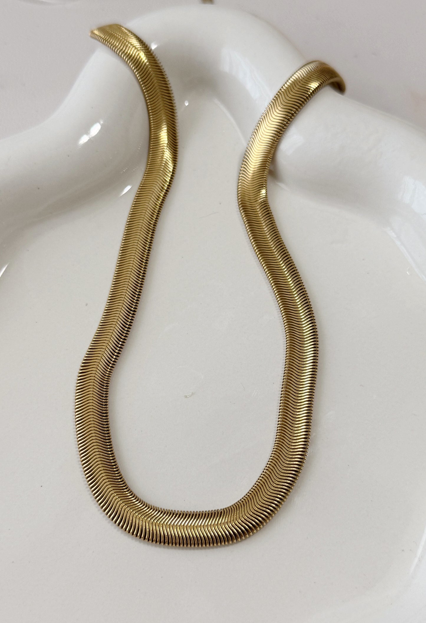 SNAKE NECKLACE