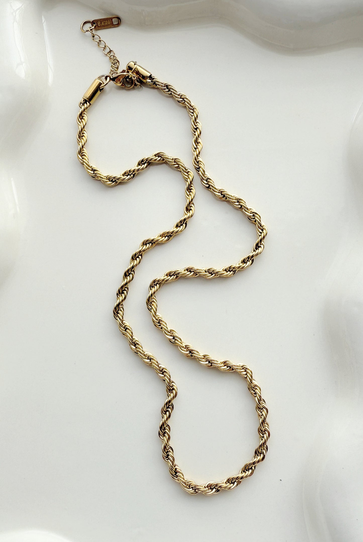 TWISTED NECKLACE 💧
