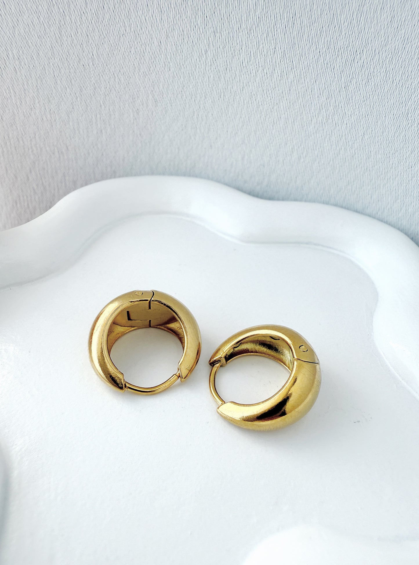 Julia Mini Hoops 💧
