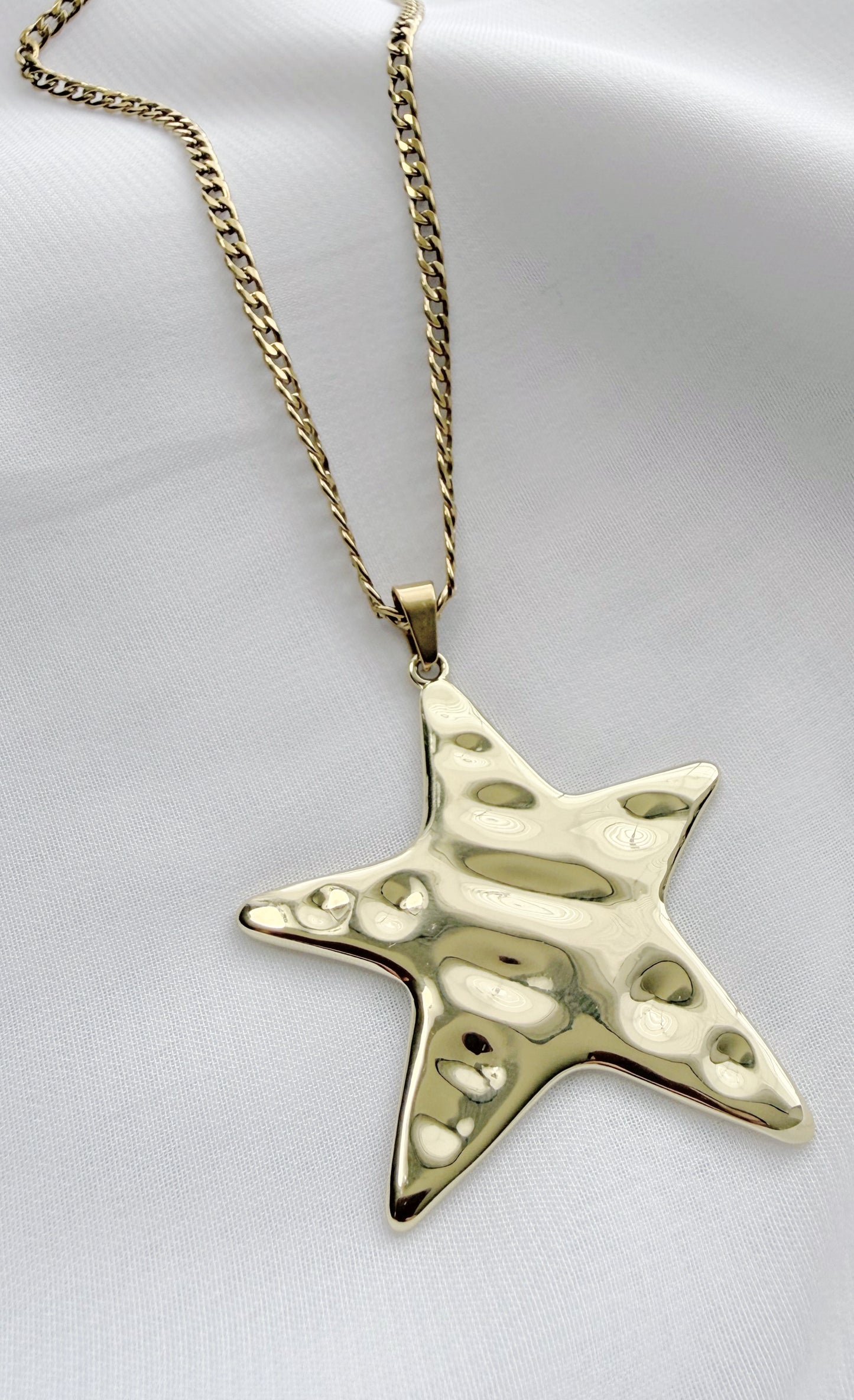 BELÉN STAR NECKLACE