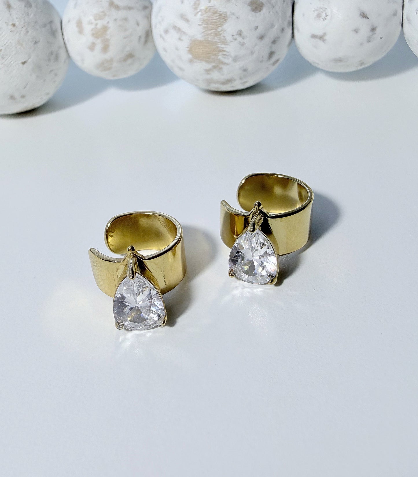 DIAMOND EARCUFF