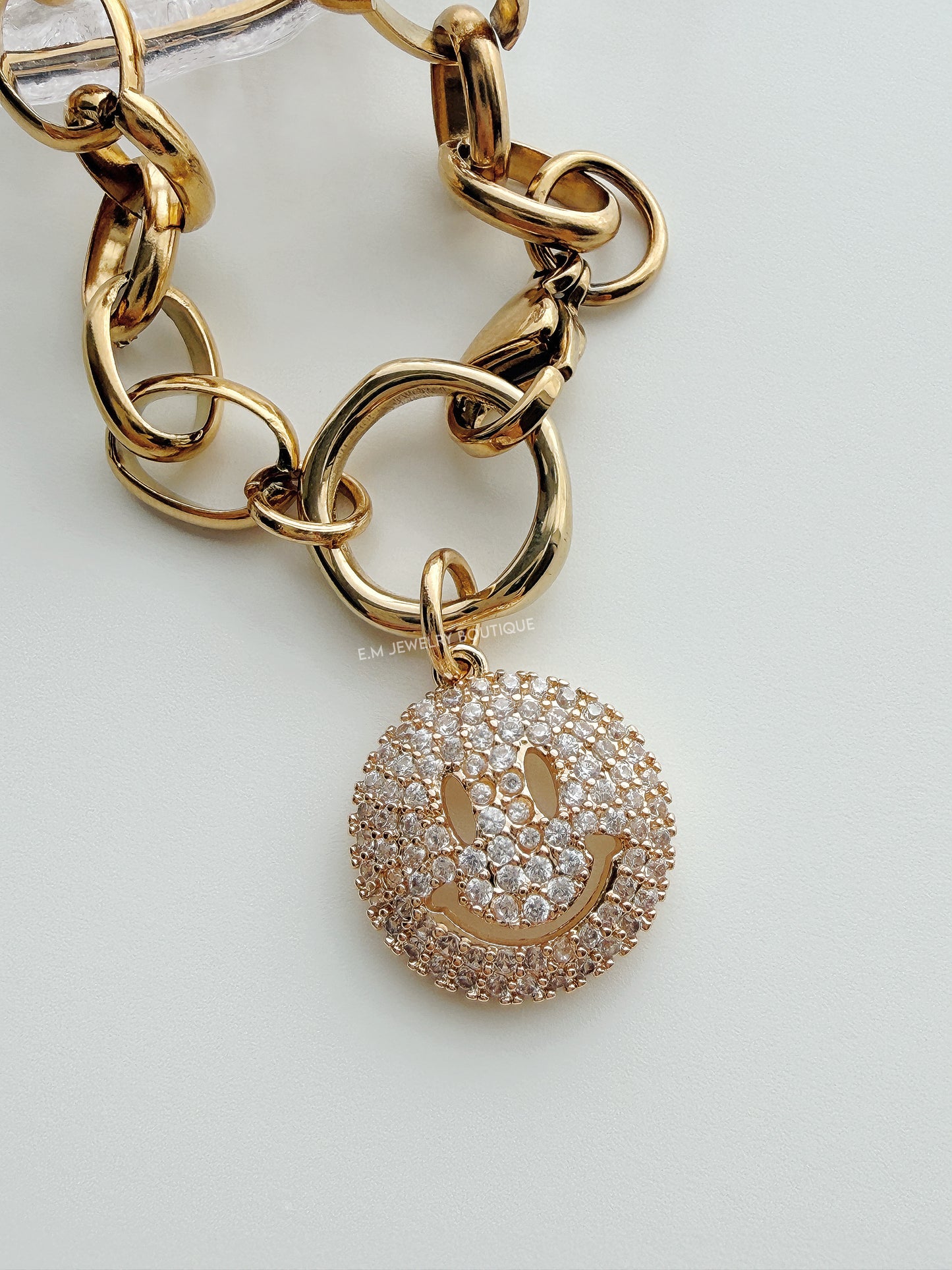 HAPPY FACE NECKLACE