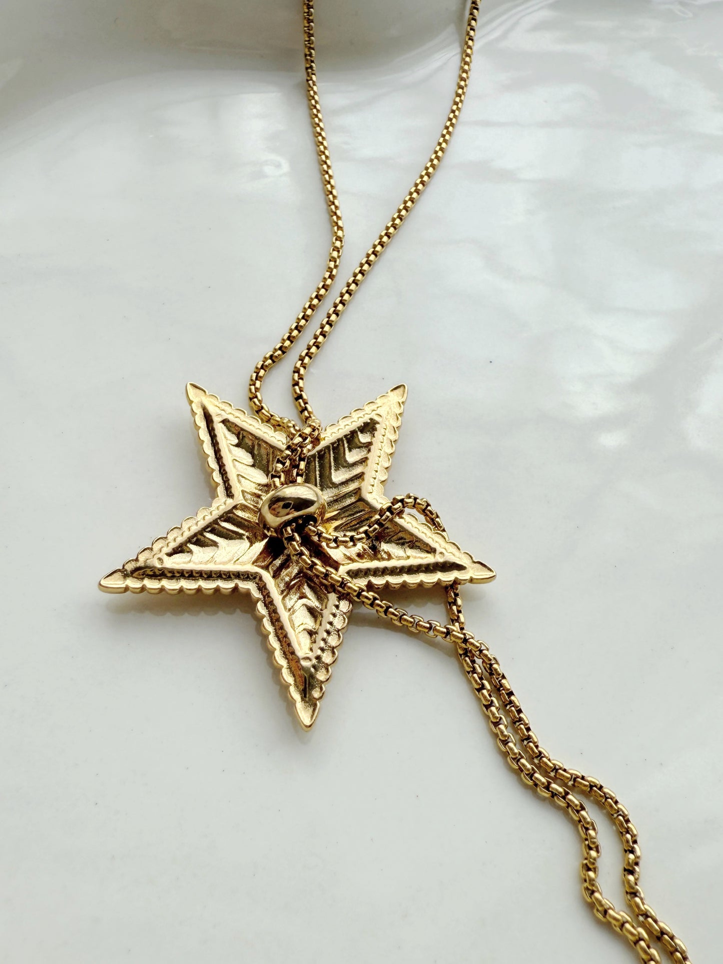 STAR NECKLACE