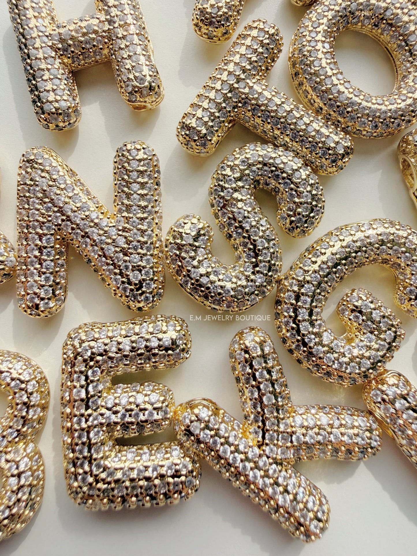 BUBBLE INITIAL LETTER