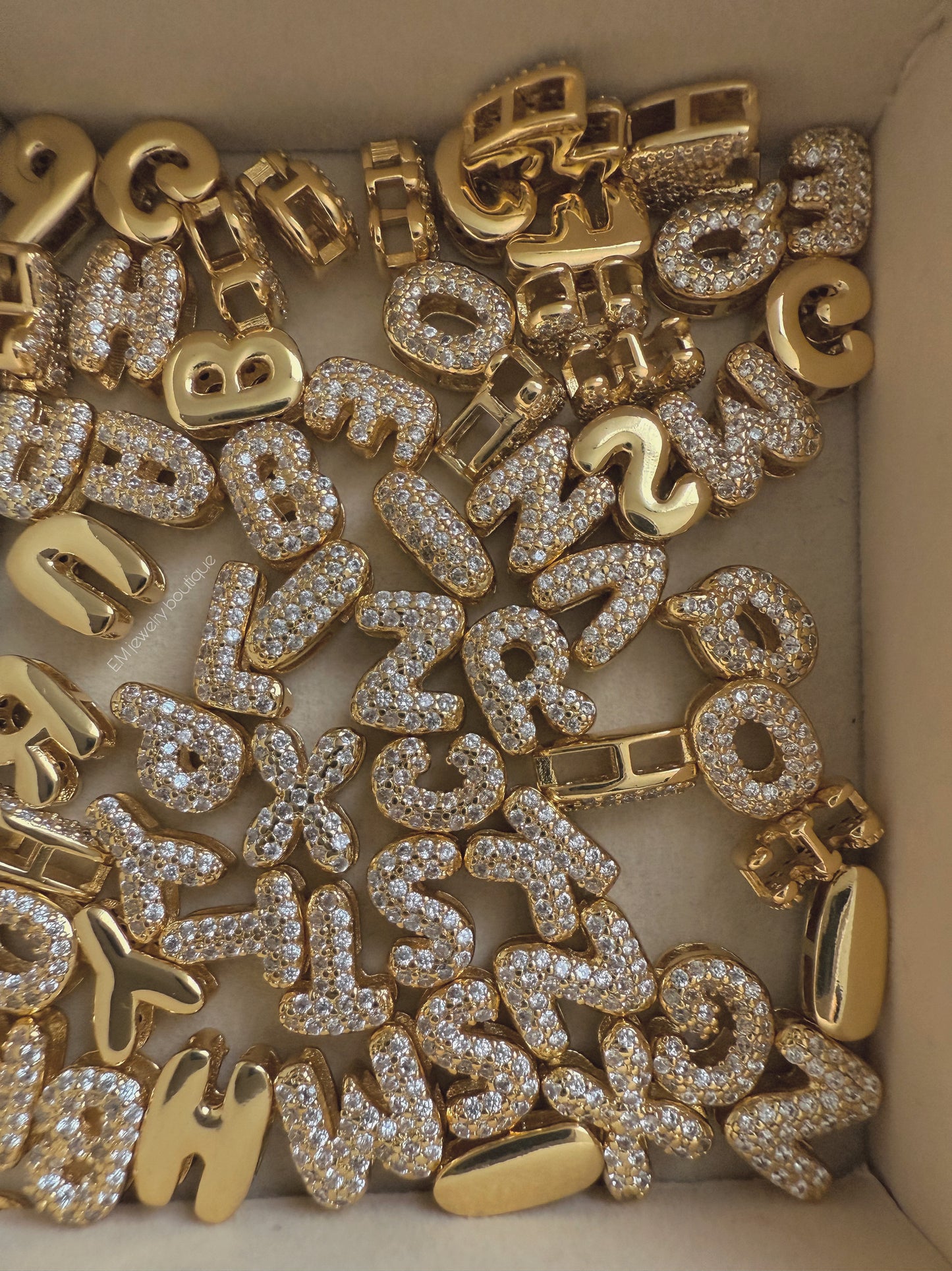 LETRA BUBBLE ZIRCONIA