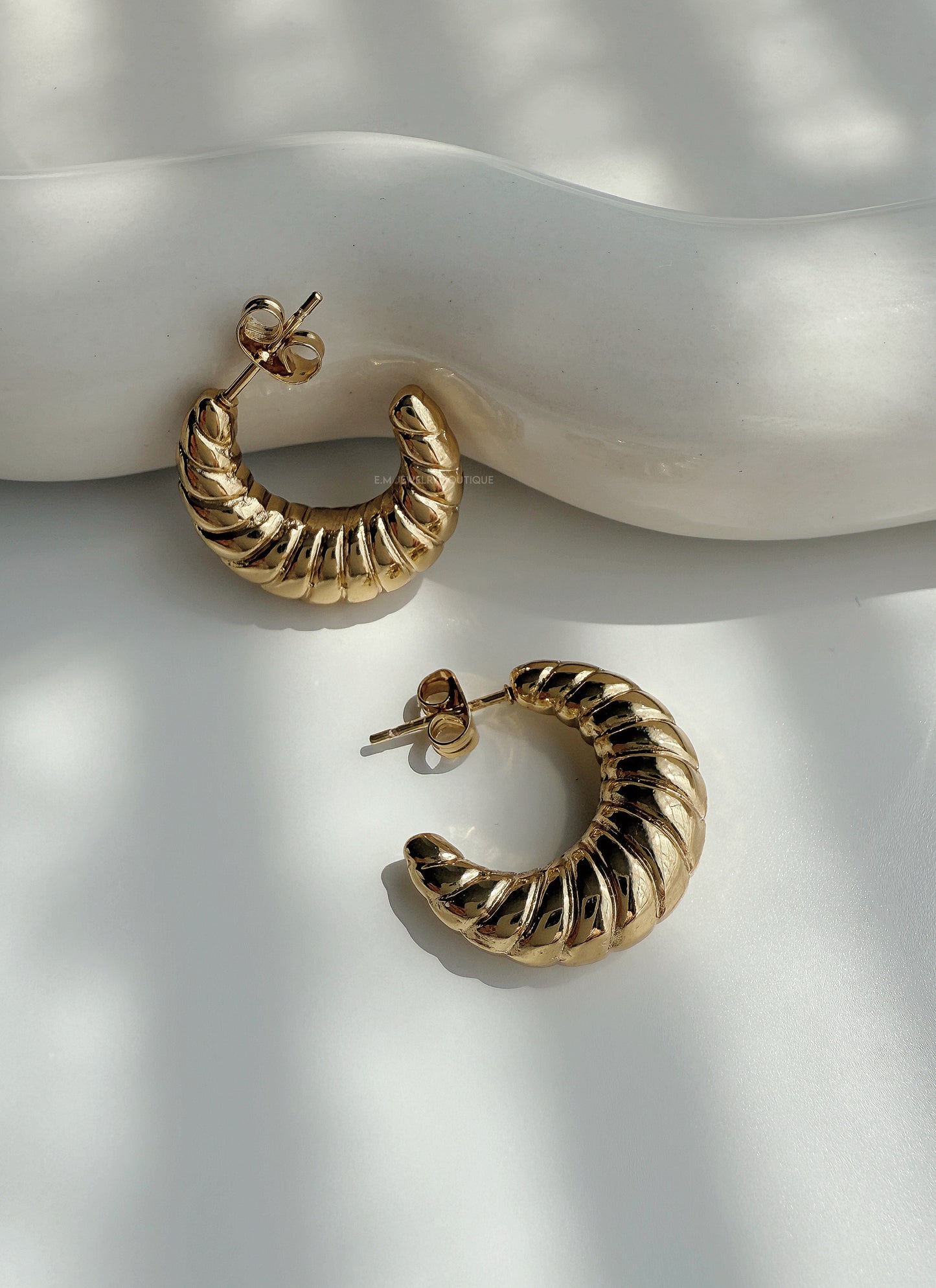 CROISSANT STUDS