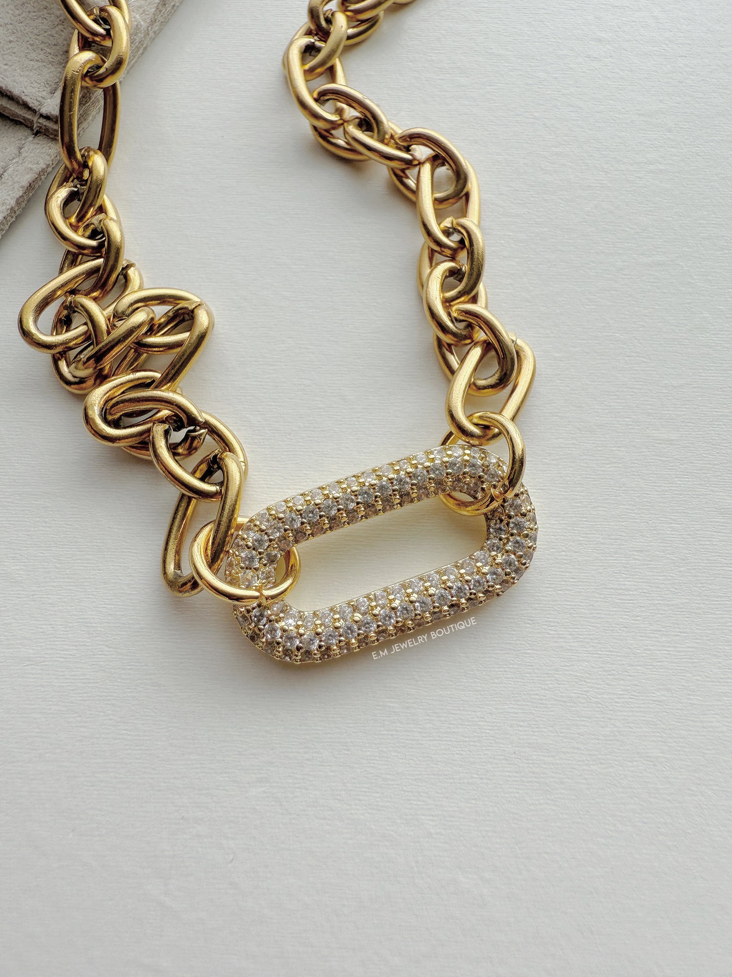 SHEILA NECKLACE