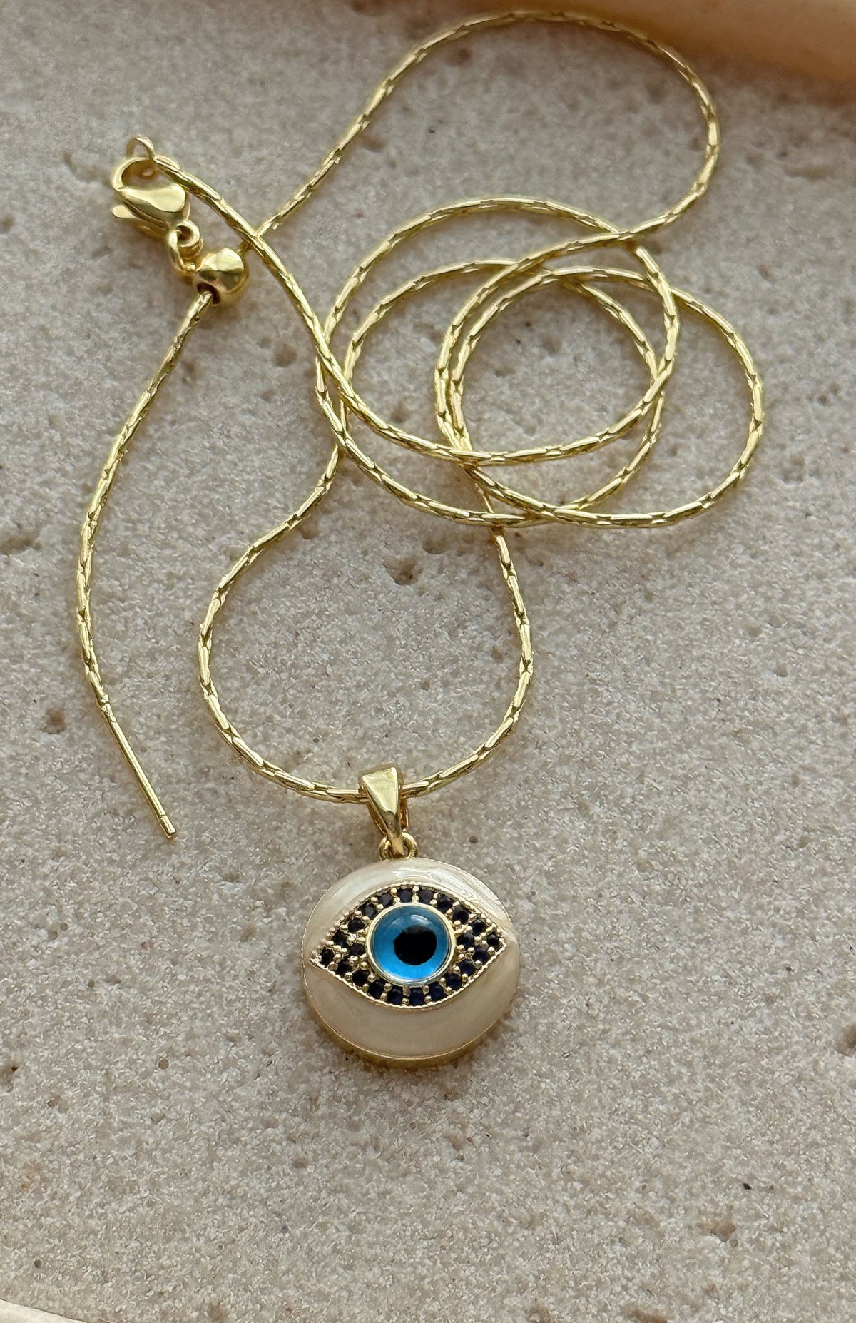 EYE PEARL NECKLACE