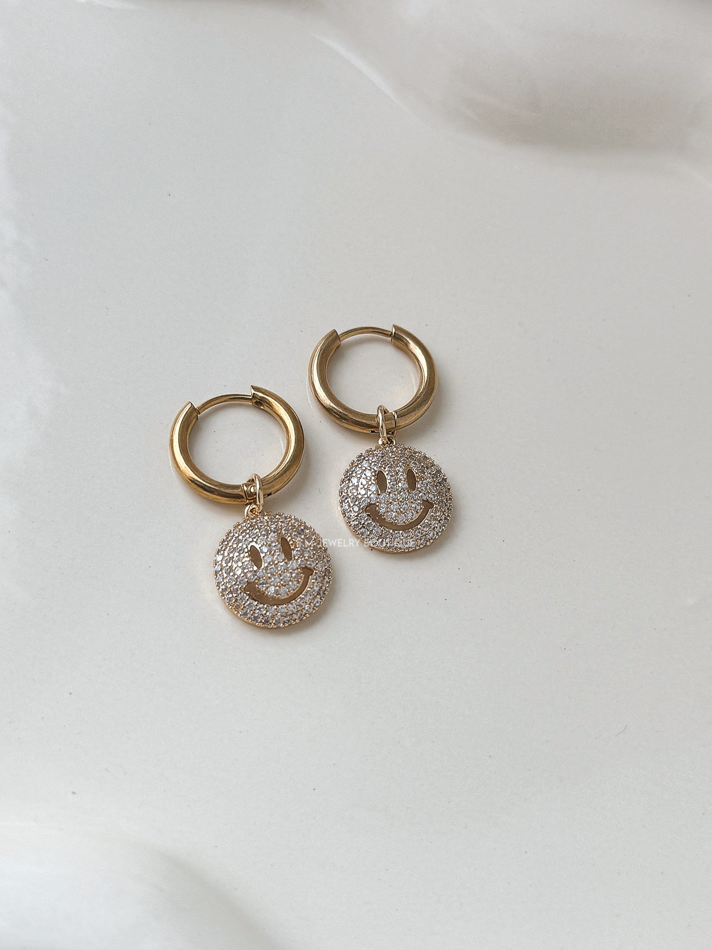 HAPPY FACE HOOPS