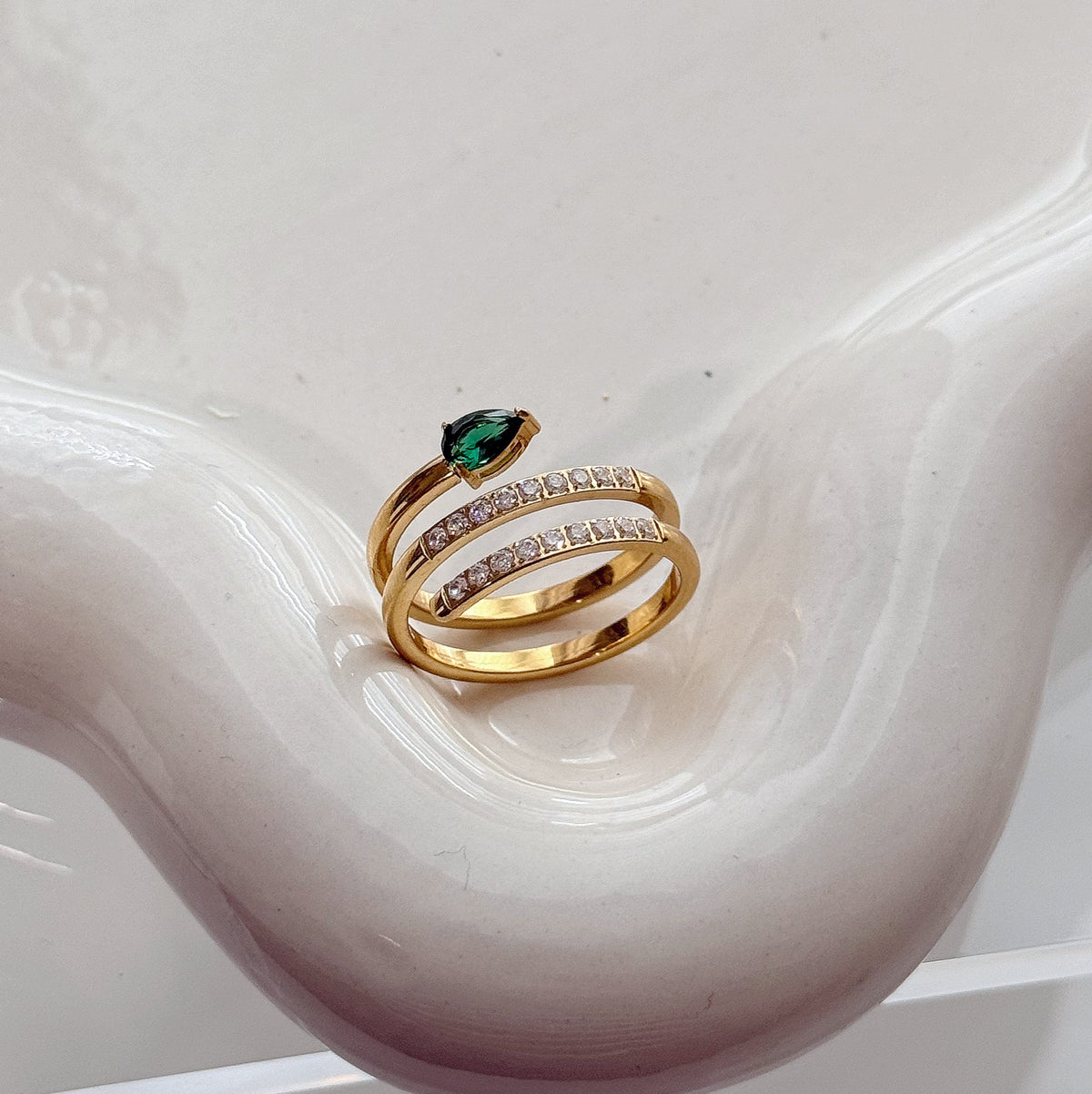 SPIRAL GRREN RING