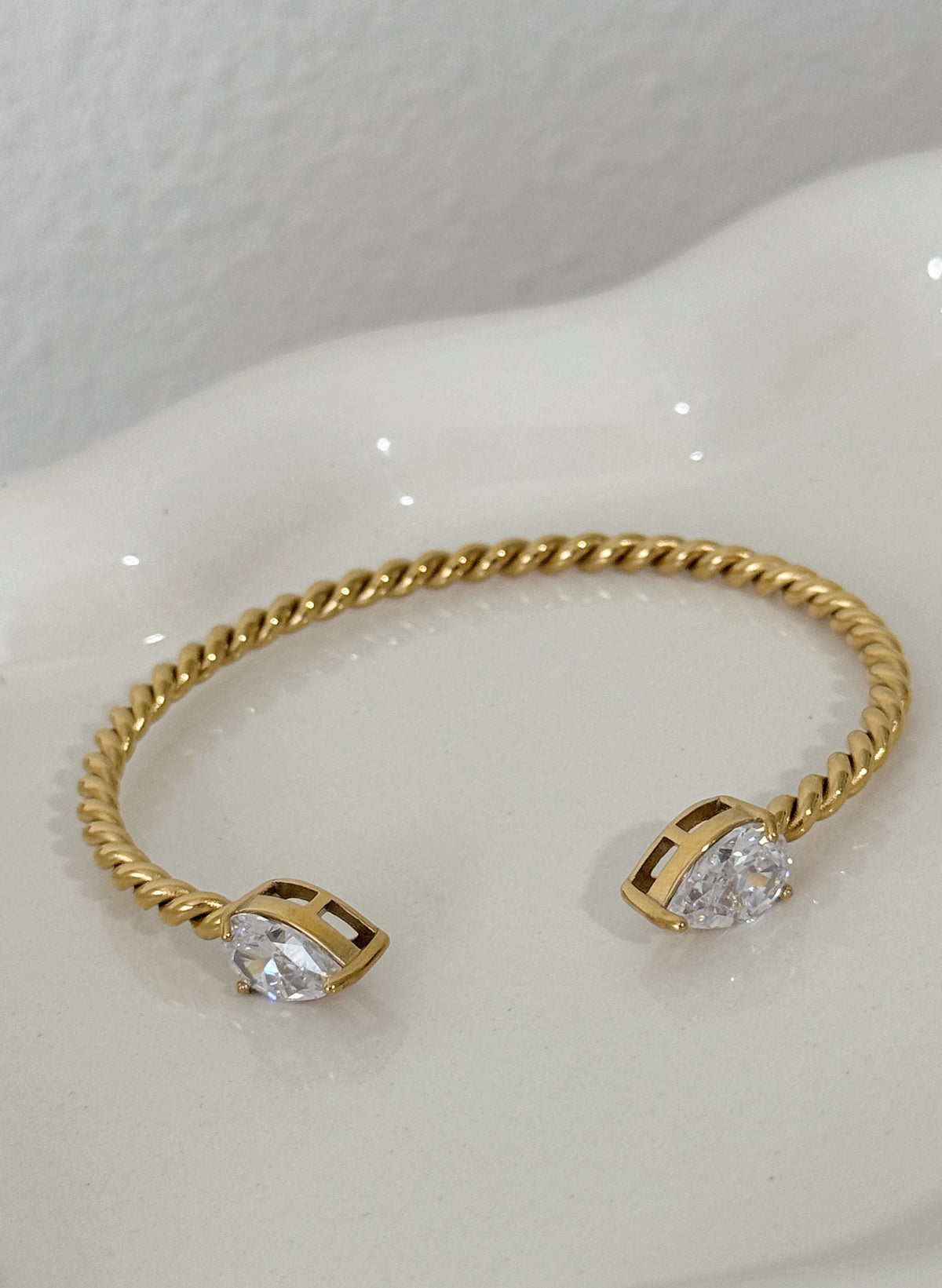 CUFF DROP BANGLE
