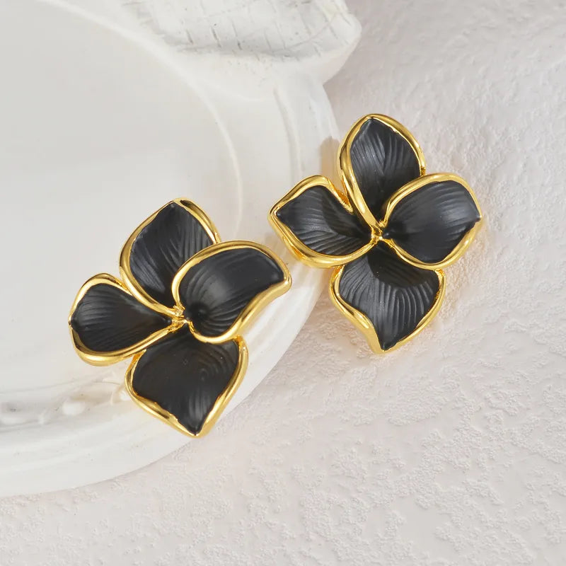 BLACK FLOWER EARRINGS