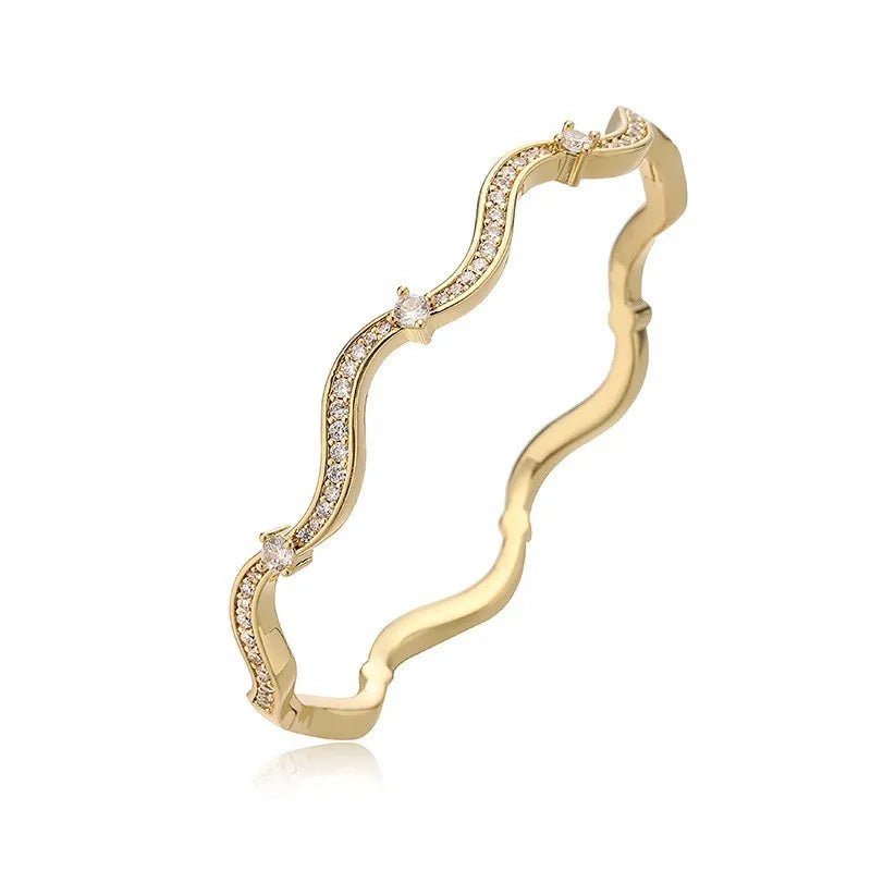 WAVY ZIRCON BANGLE