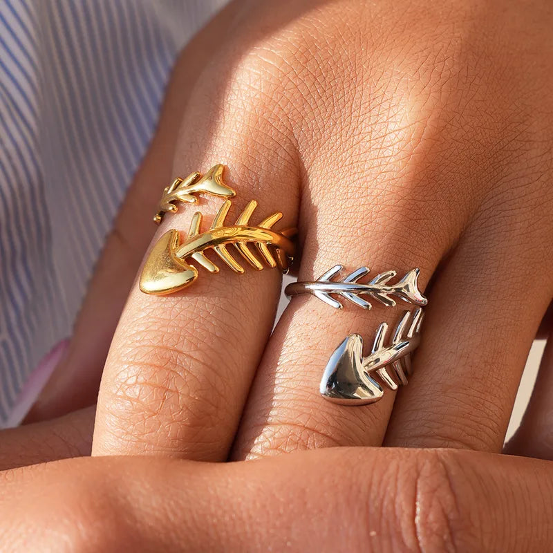 SKELETON FISH RING