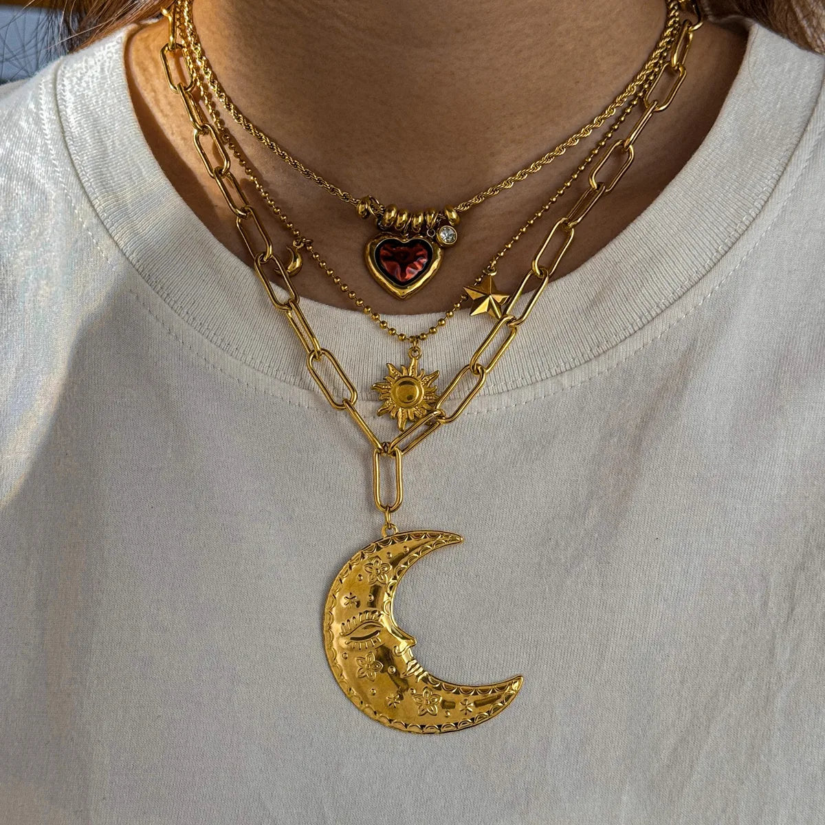 BIG MOON NECKLACE