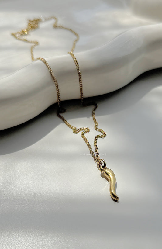 GOLD CHILI NECKLACE