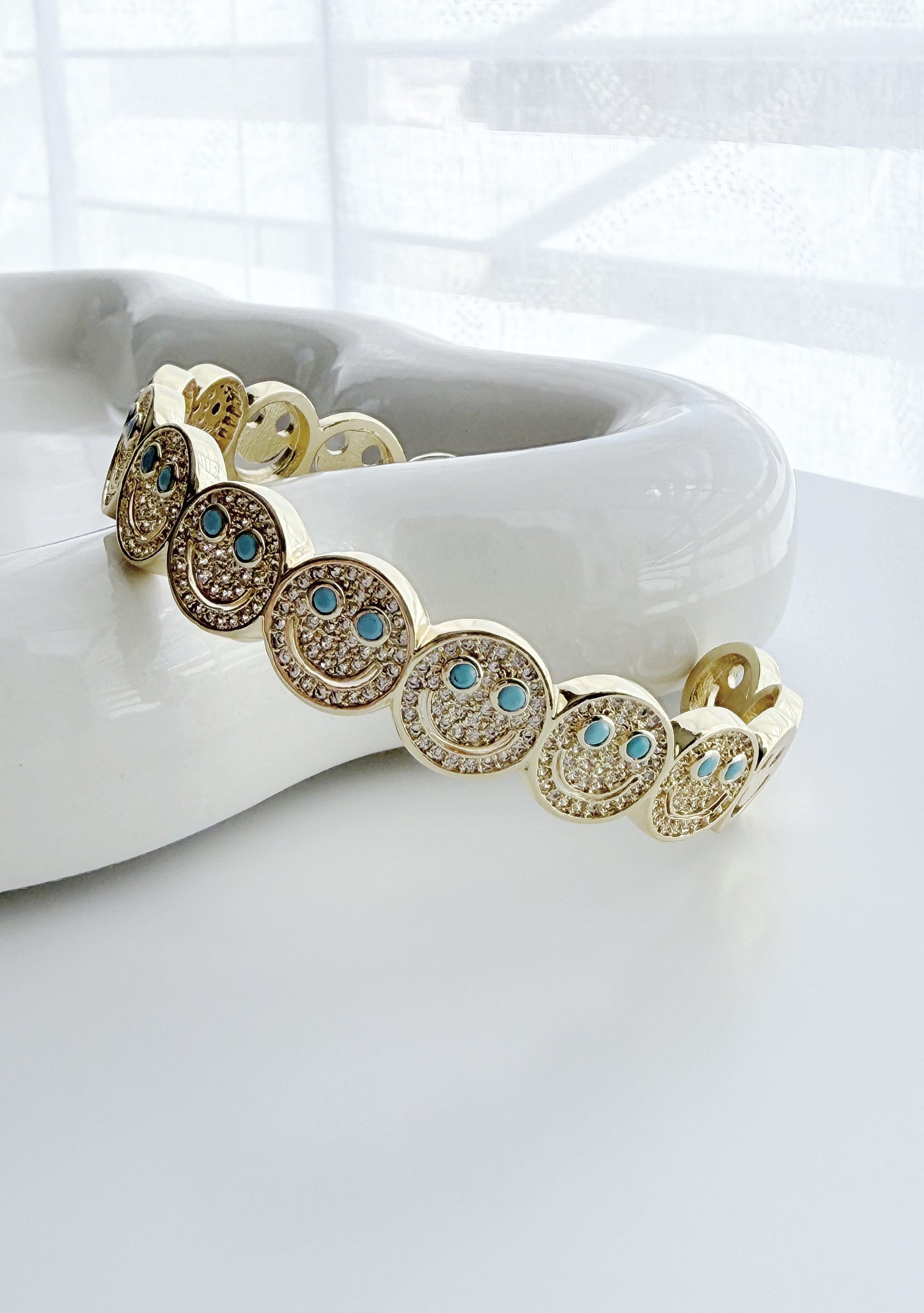 HAPPY FACE BANGLE