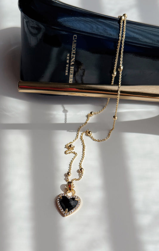 BLACK HEART ZIRCON NECKLACE