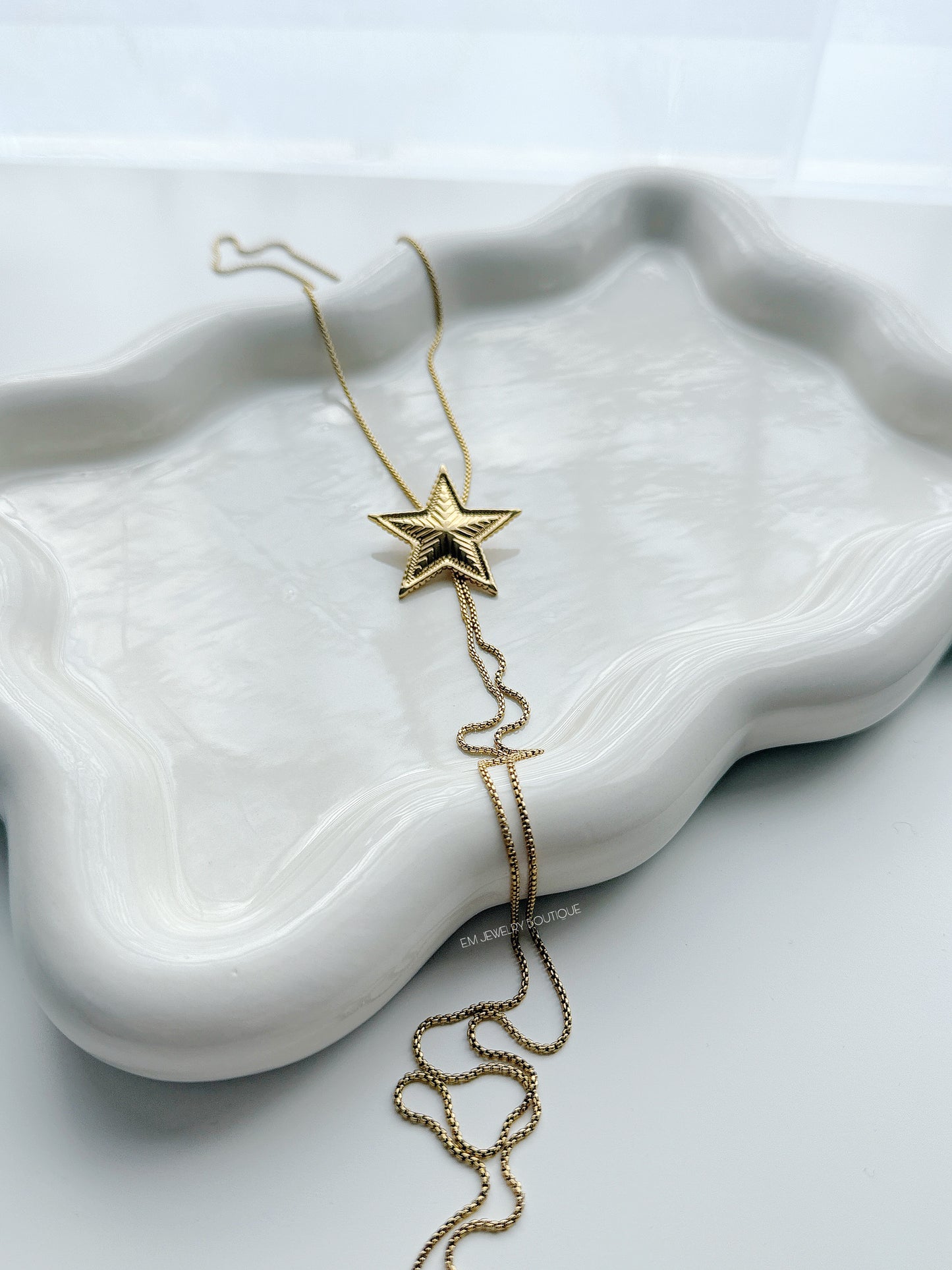 STAR NECKLACE