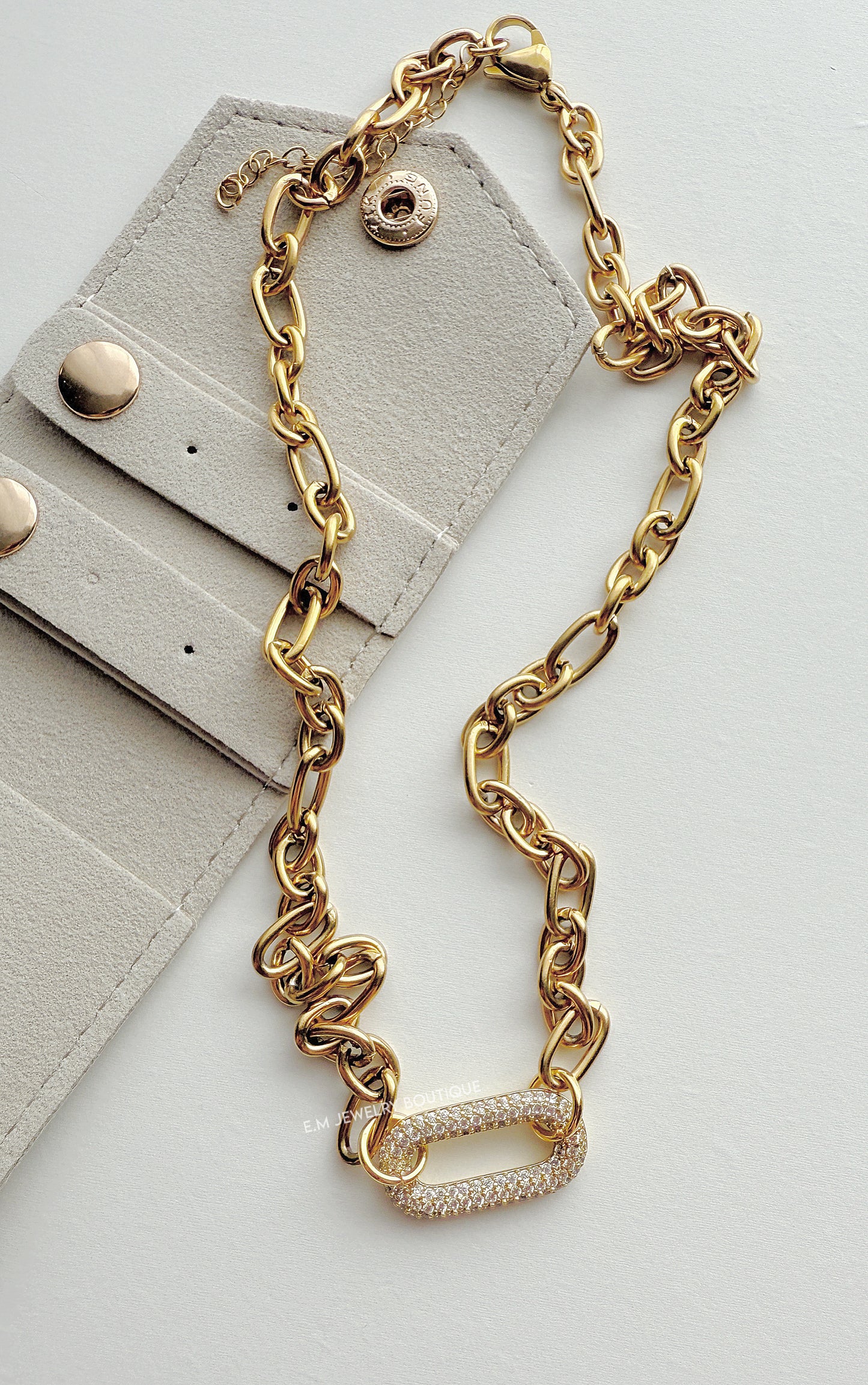 SHEILA NECKLACE