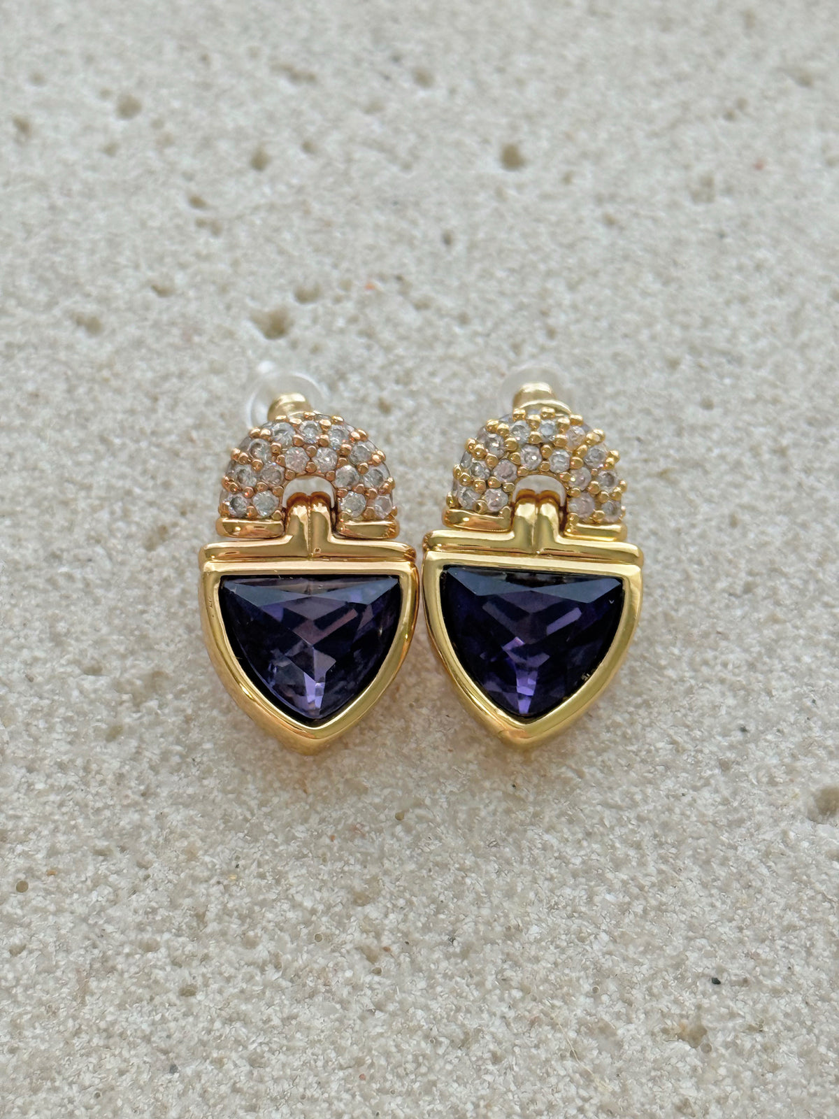 AFRODITA STUDS