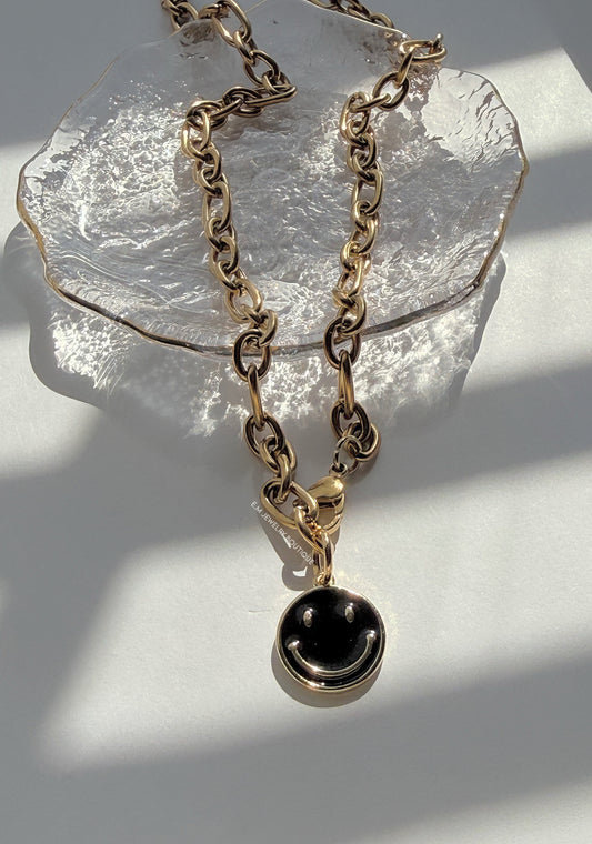 BLACK HAPPYFACE NECKLACE