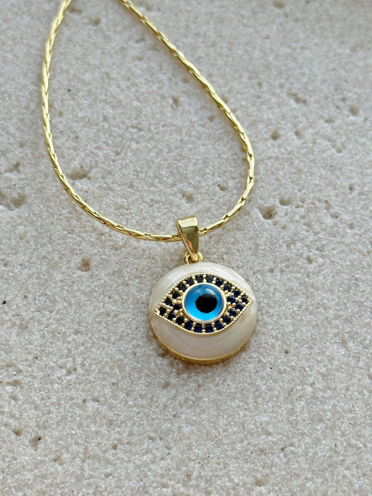 EYE PEARL NECKLACE