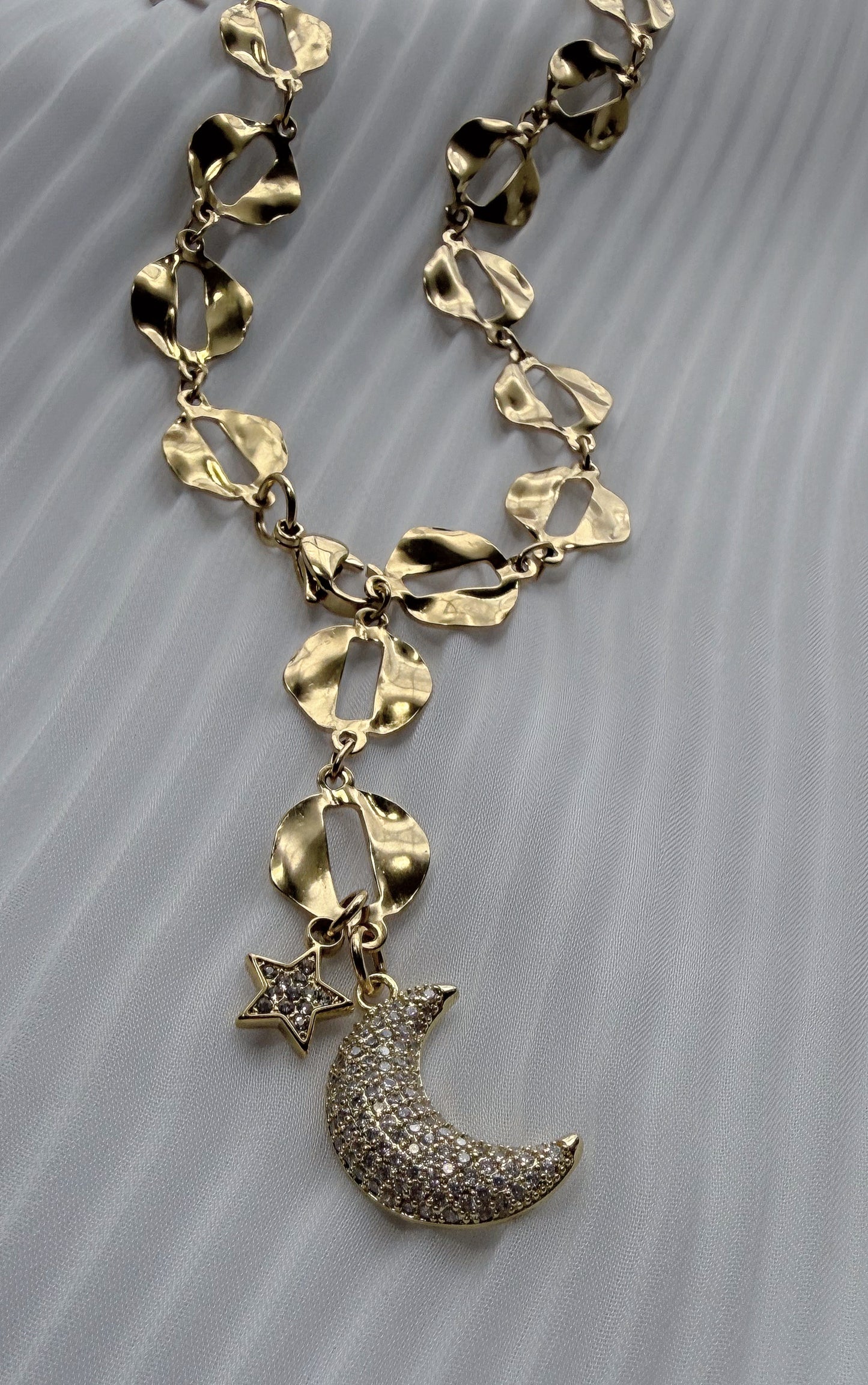 MOON SHINY STAR NECKLACE