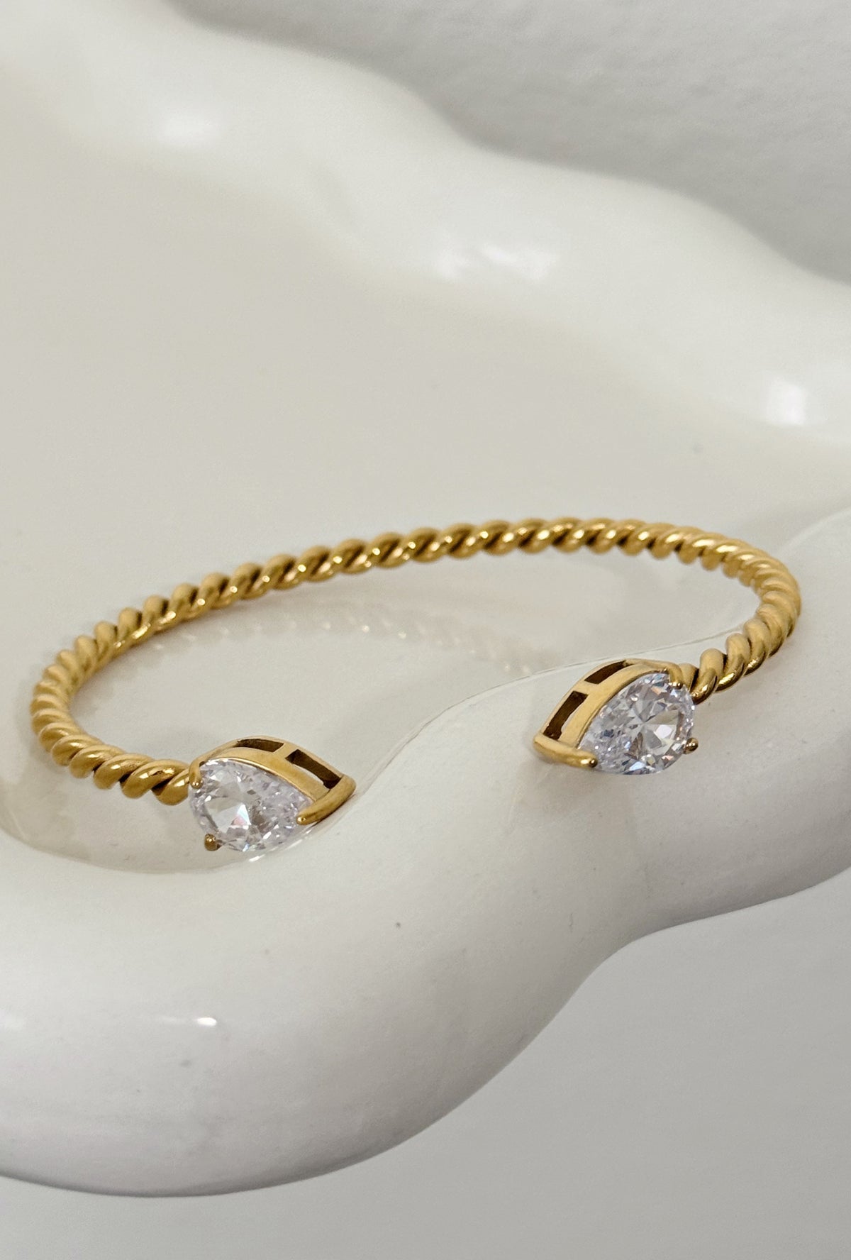 CUFF DROP BANGLE