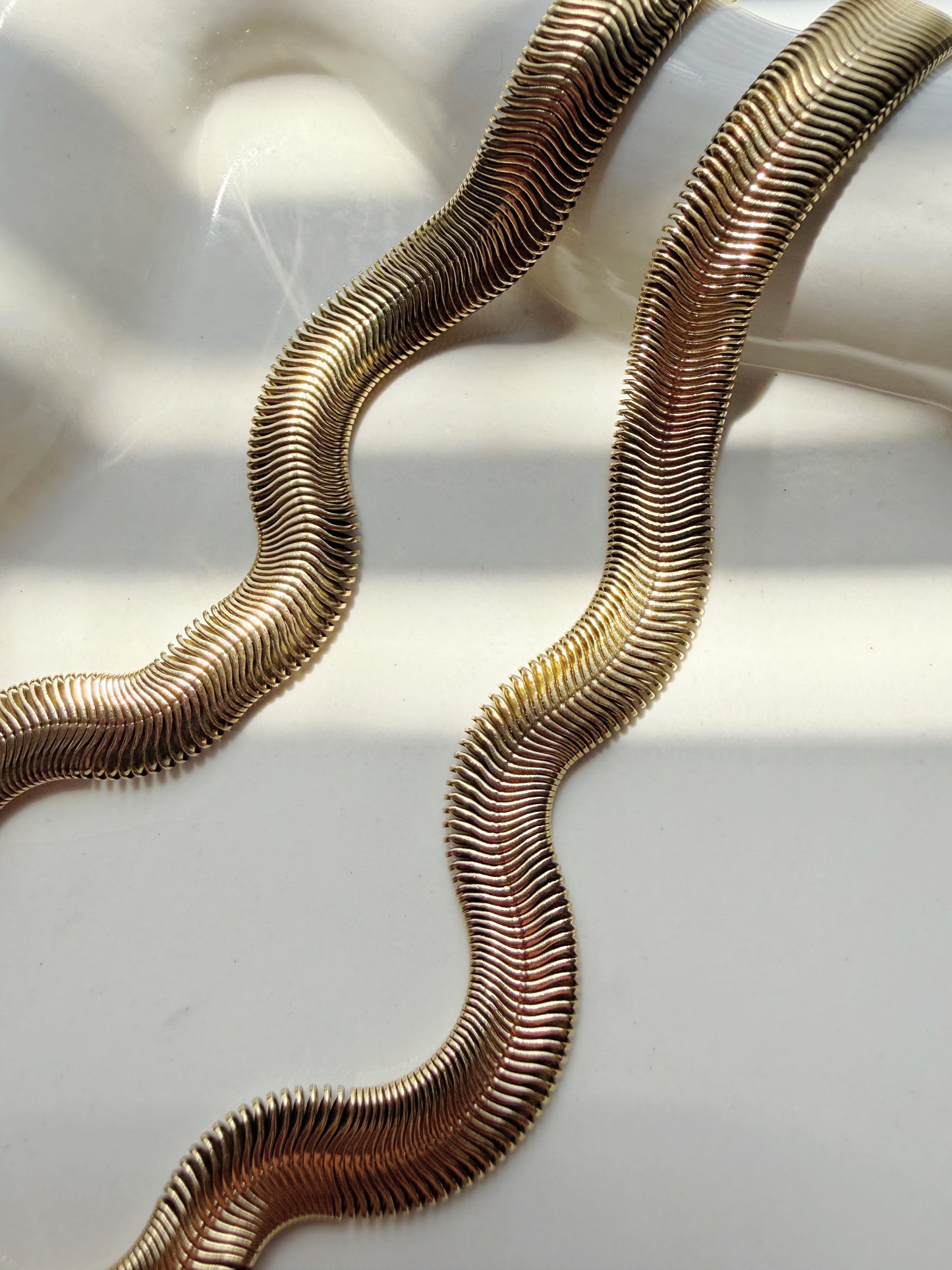 SNAKE NECKLACE