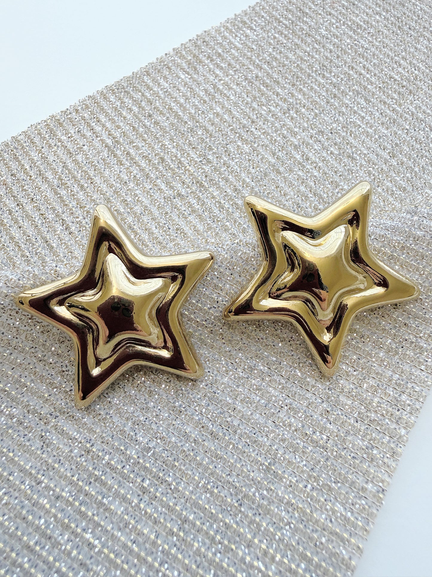 STAR STUDS
