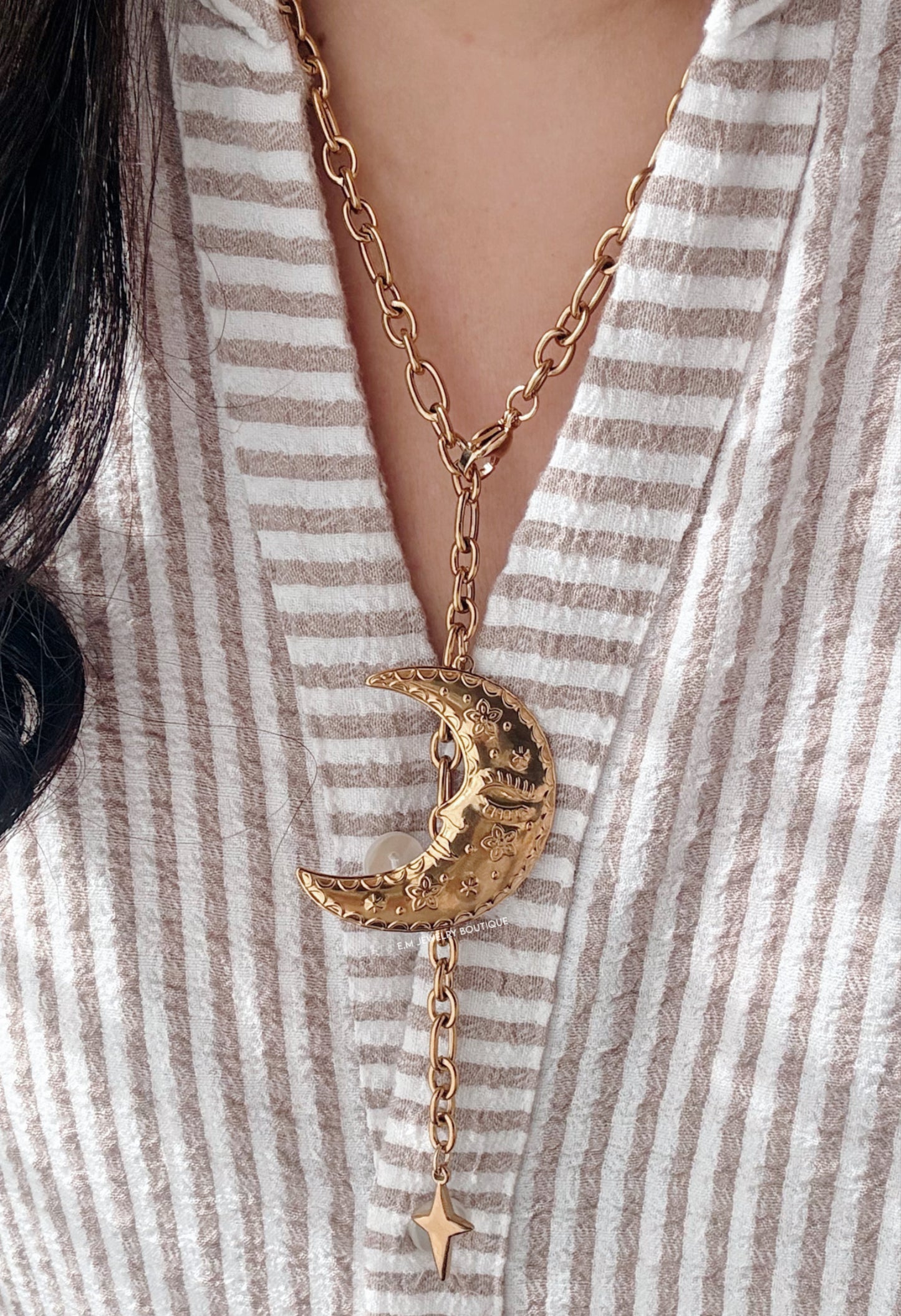 MOON NECKLACE