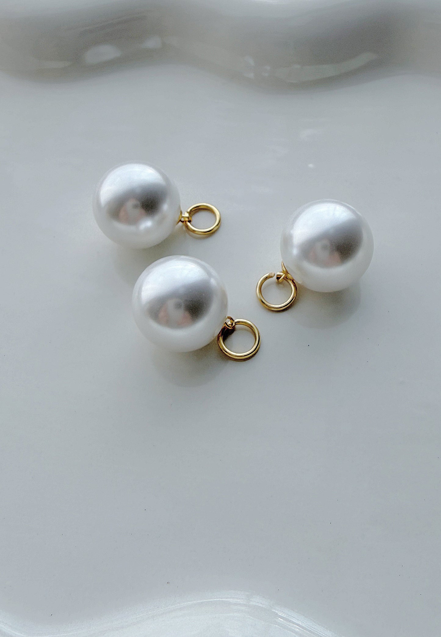 BIG PEARL PENDANT