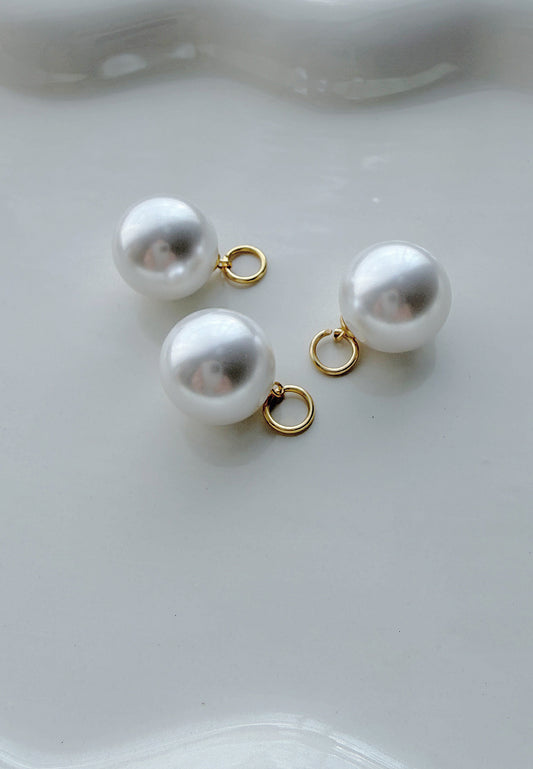 BIG PEARL PENDANT