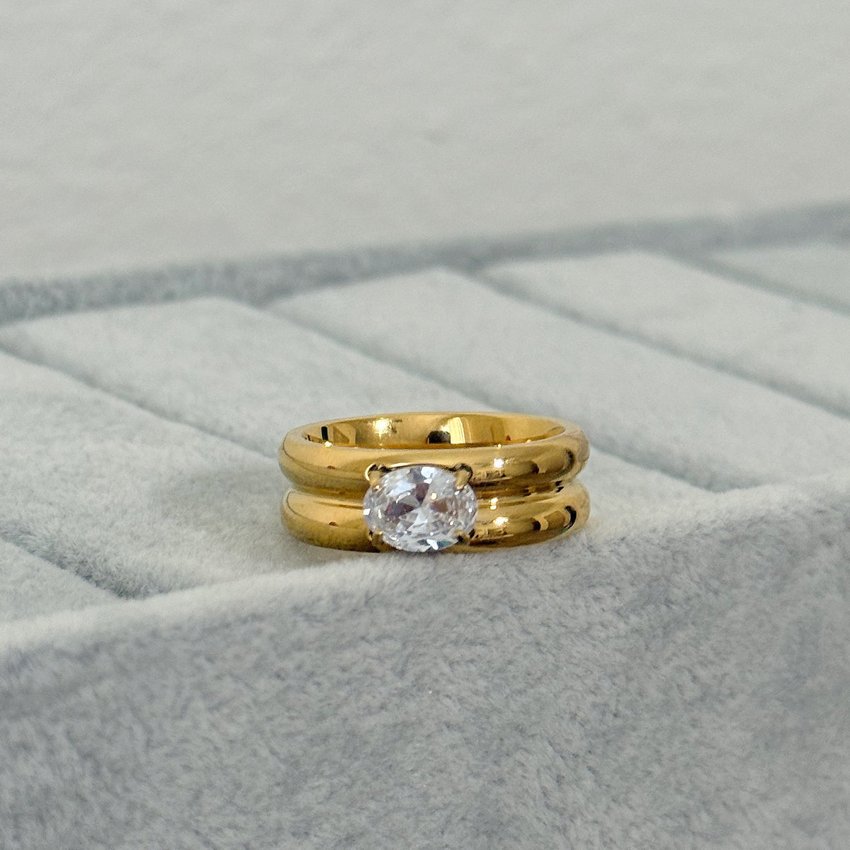 STELLA RING
