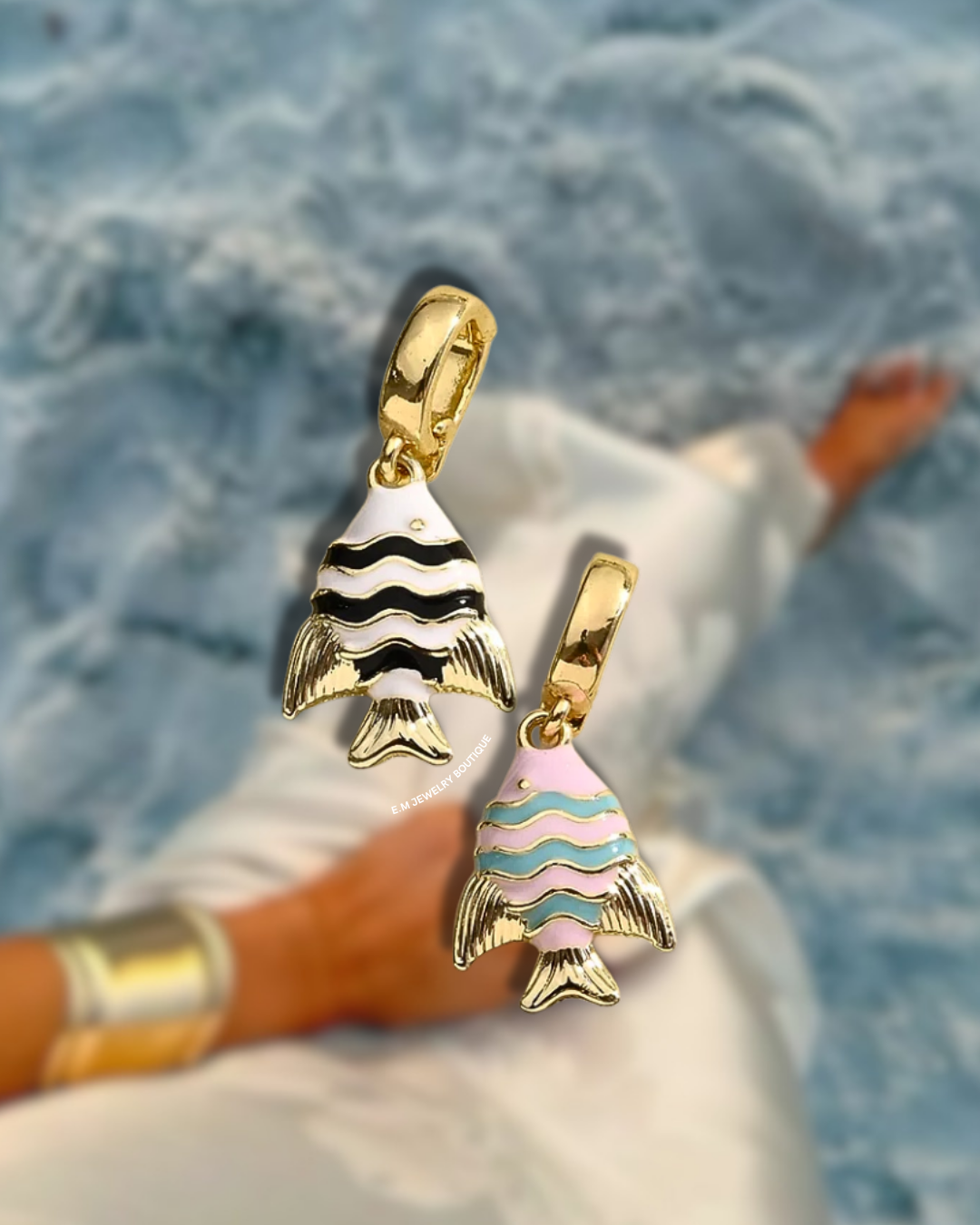 WAVY FISH PENDANT