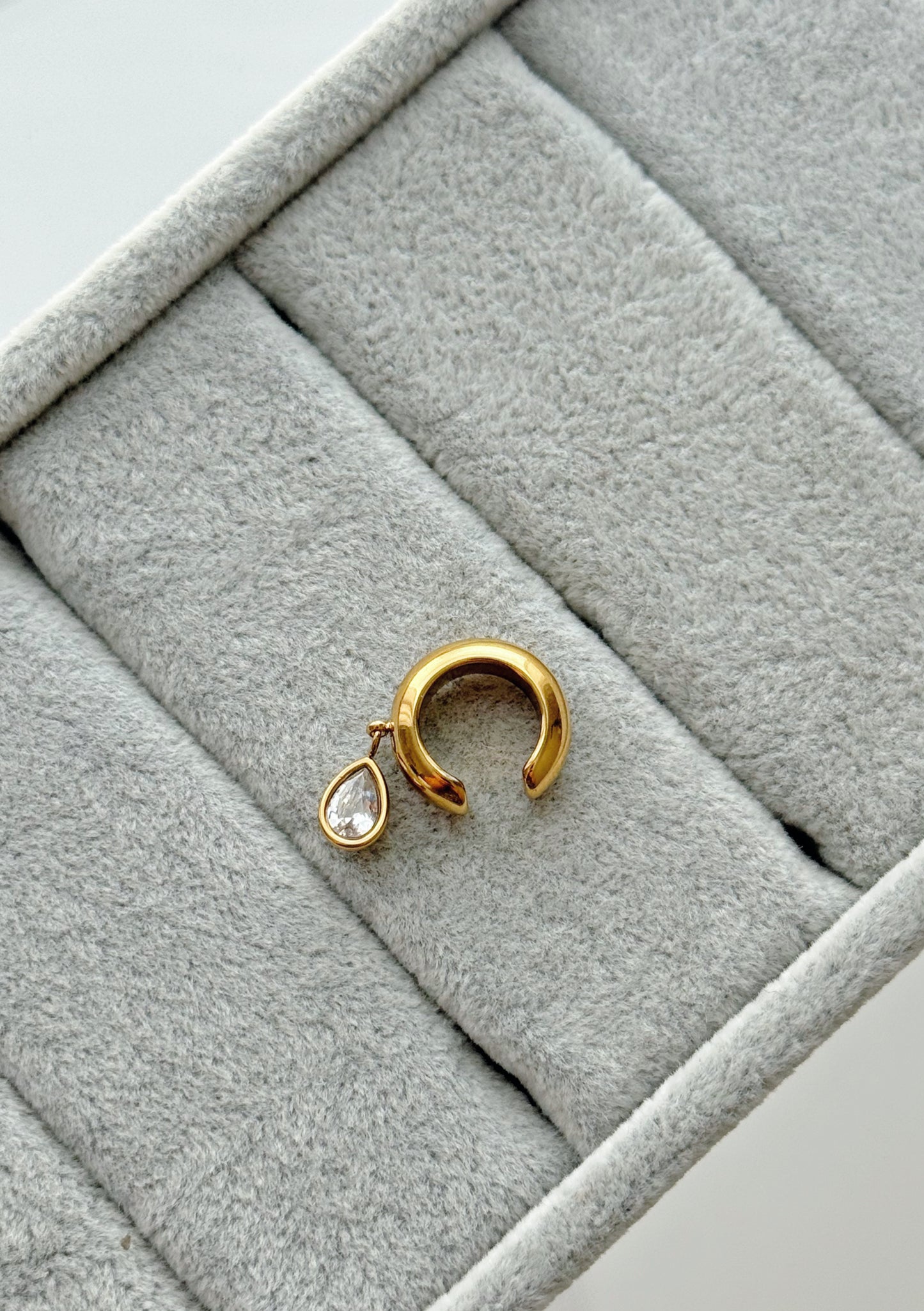 LUXUR EARCUFFS