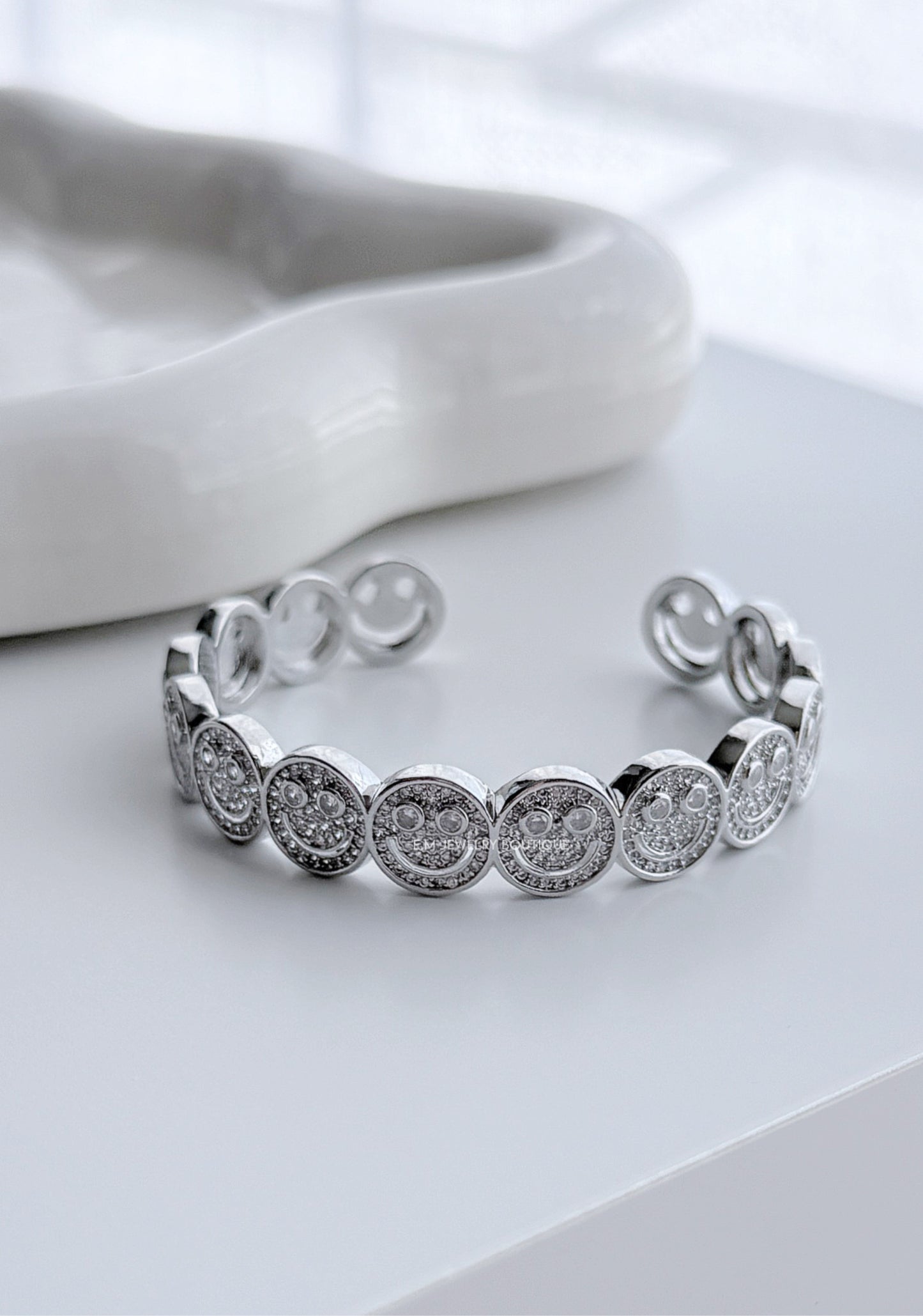 HAPPY FACE SILVER BANGLE