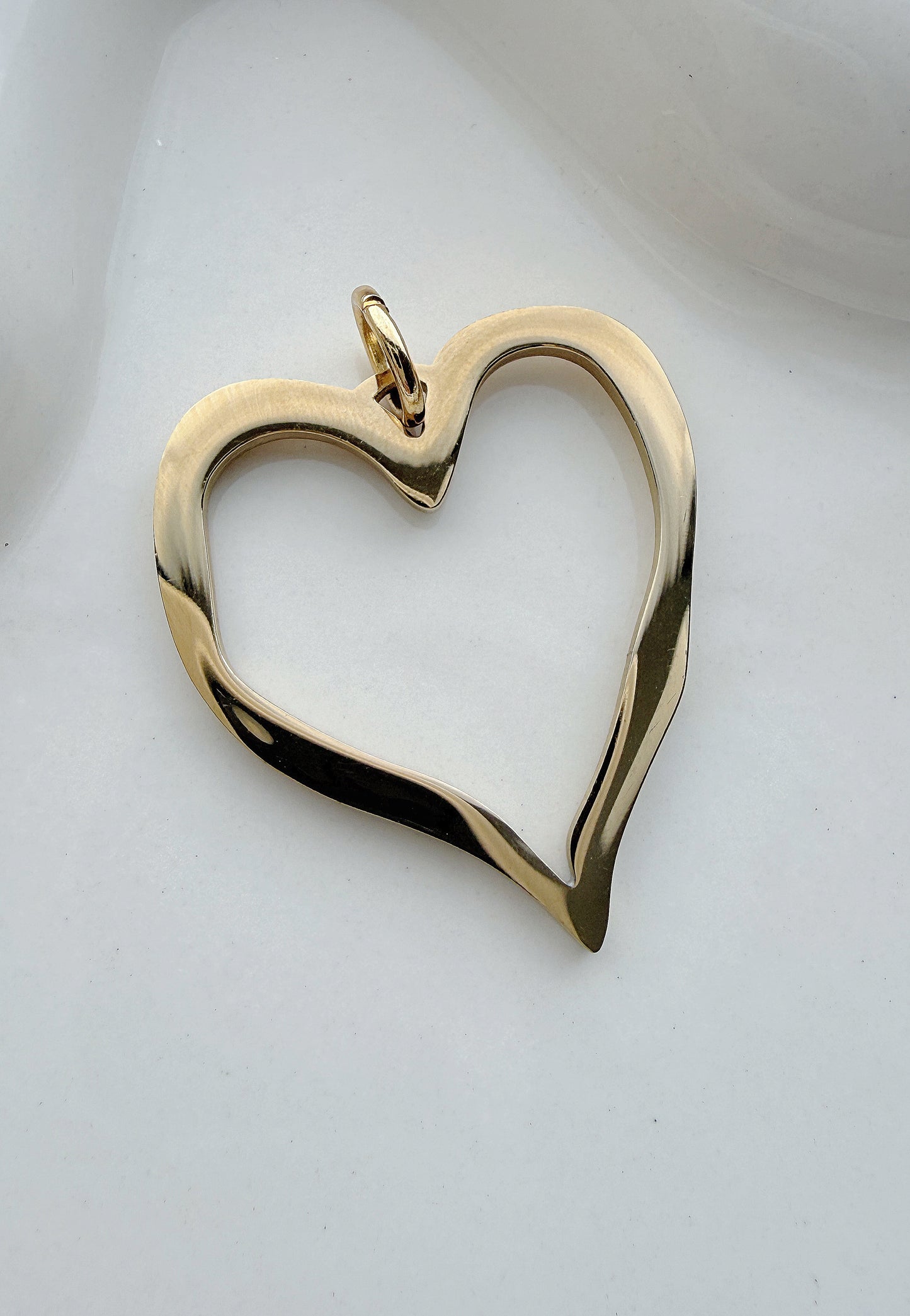 OPEN HEART PENDANT