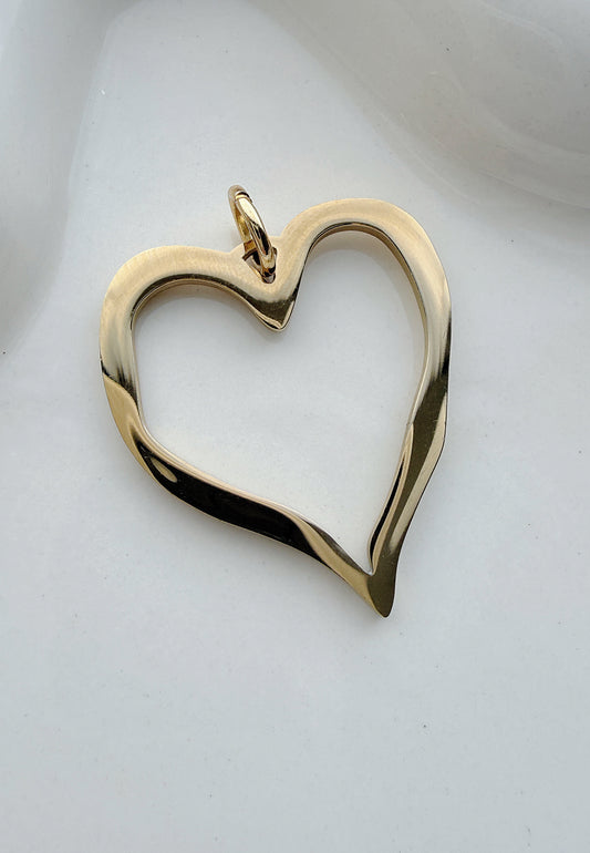 OPEN HEART PENDANT