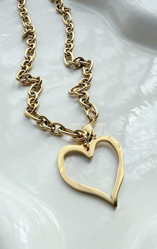 GOLD HEART NECKLACE