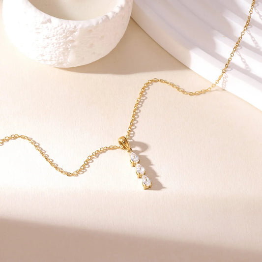 3 DIAMONDS  NECKLACE