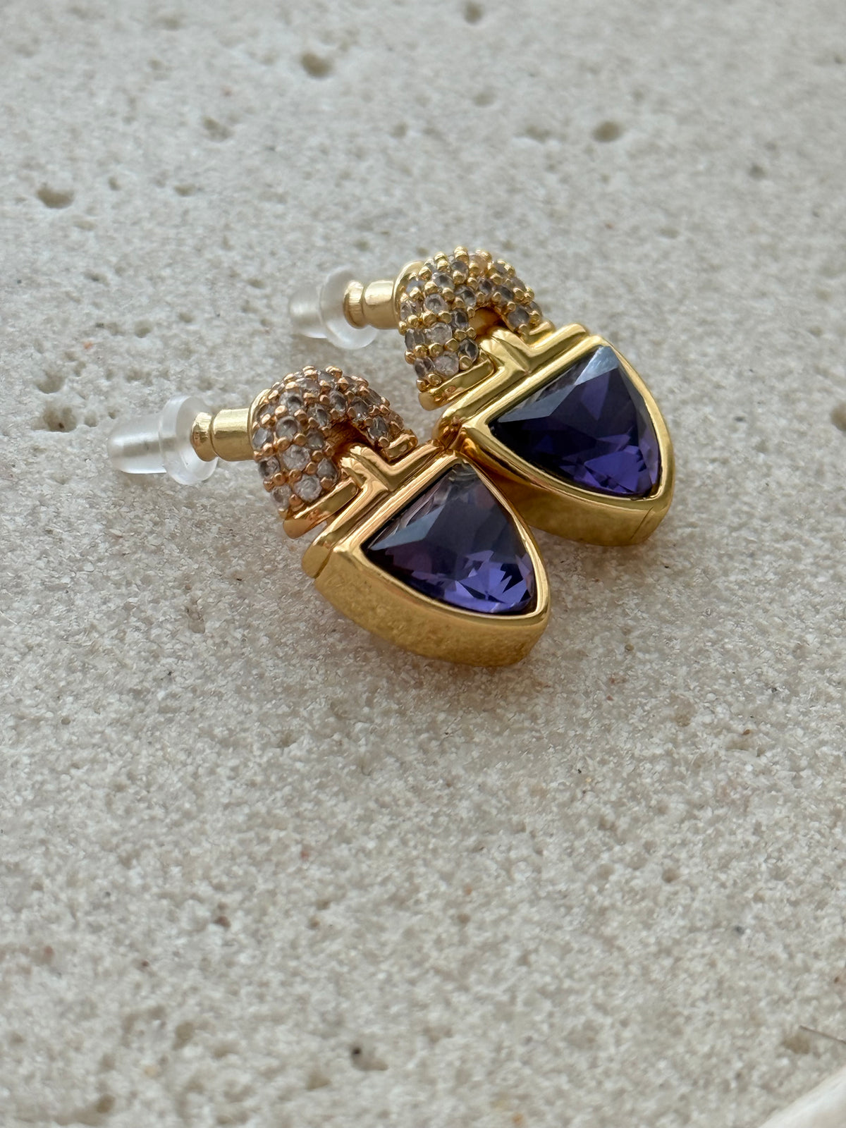 AFRODITA STUDS