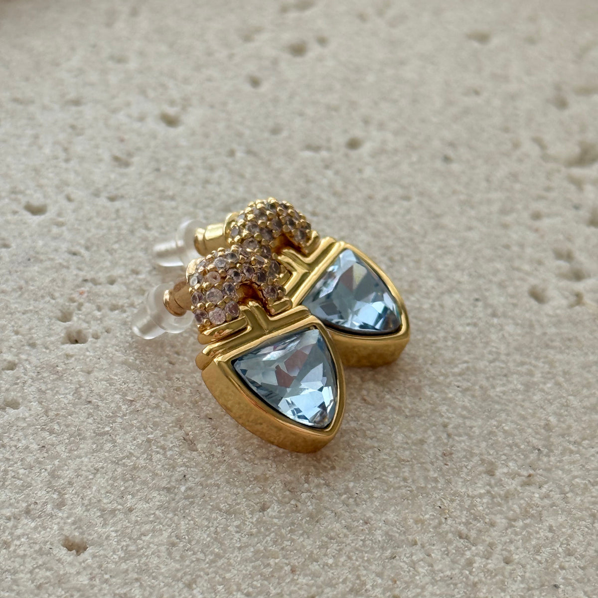 AFRODITA STUDS
