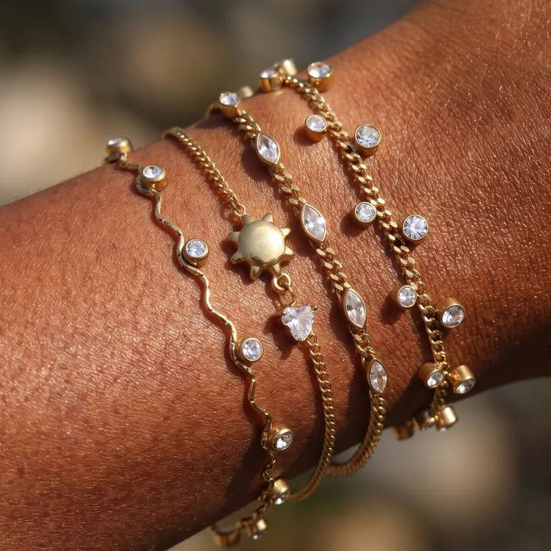 Wavy Round Zircon Bracelet