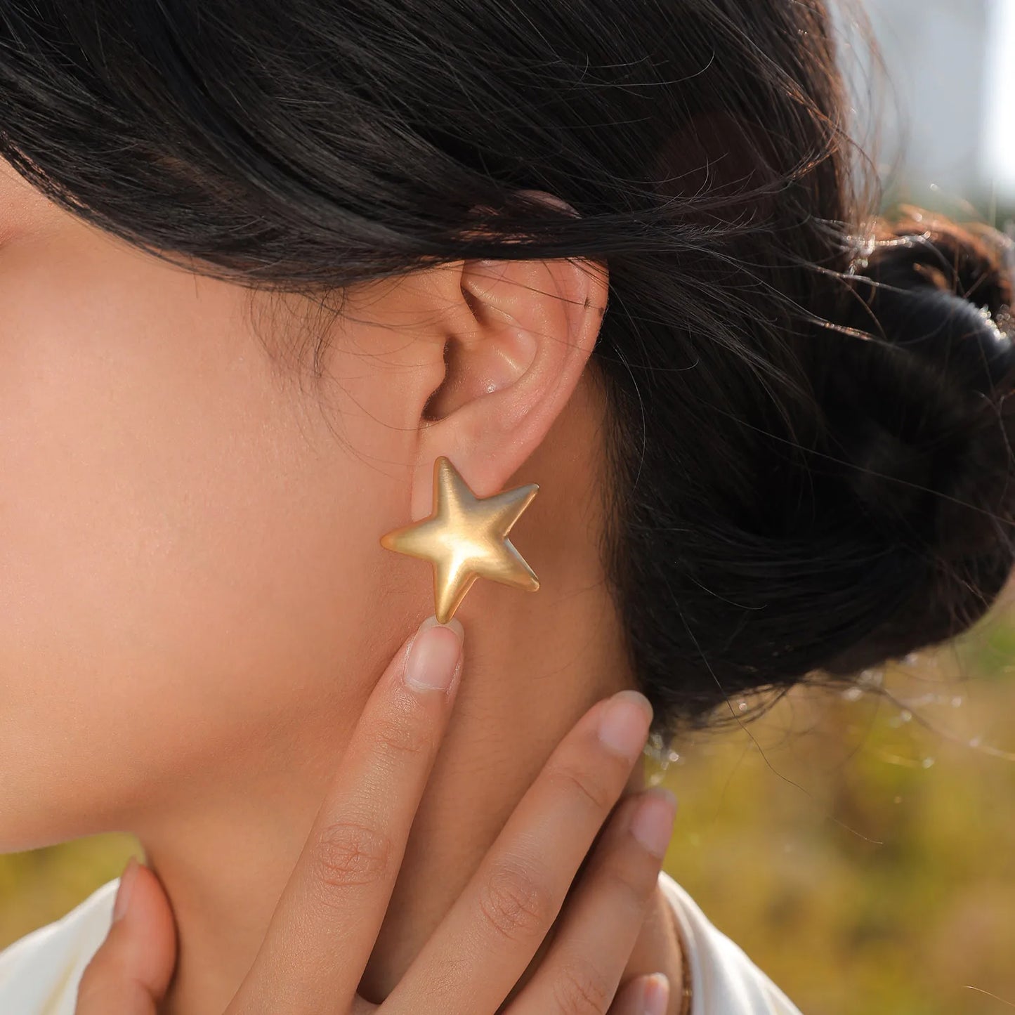 GOLD STAR STUDS