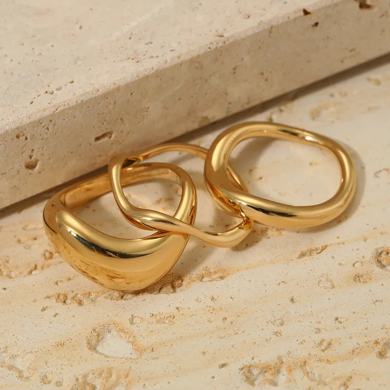 WAVY TINY RING