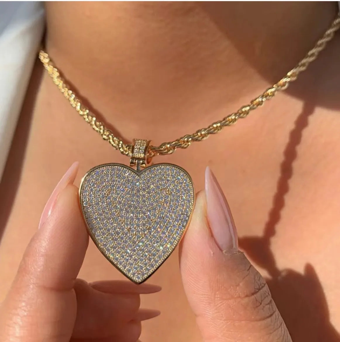 DIAMOND HEART NECKLACE