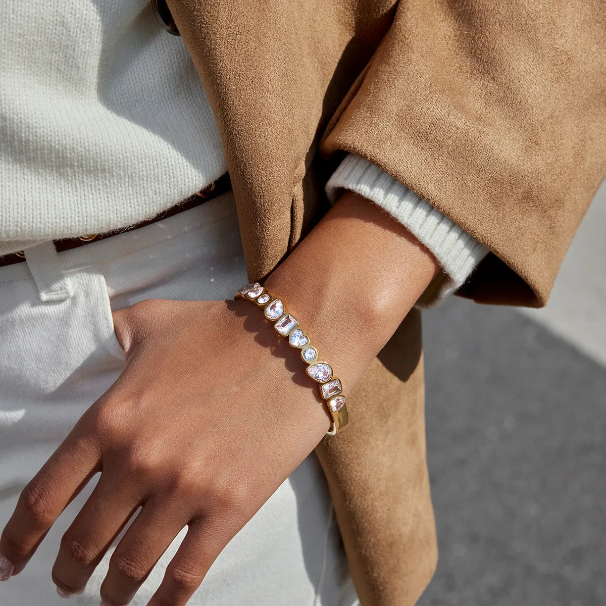 STUNNING CLEAR BANGLE