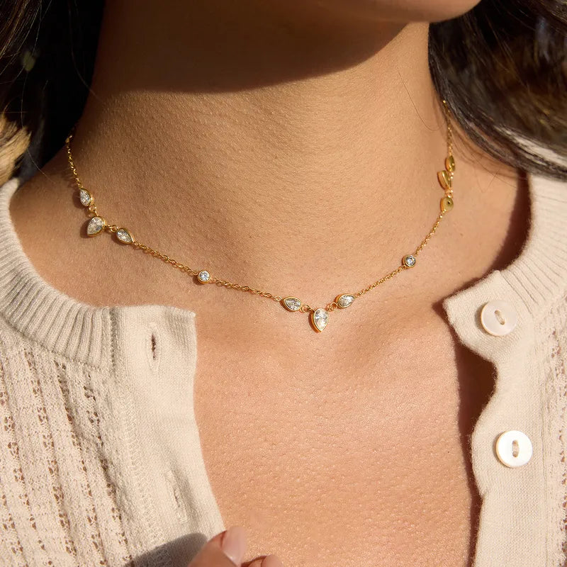 DROP CLEAR NECKLACE